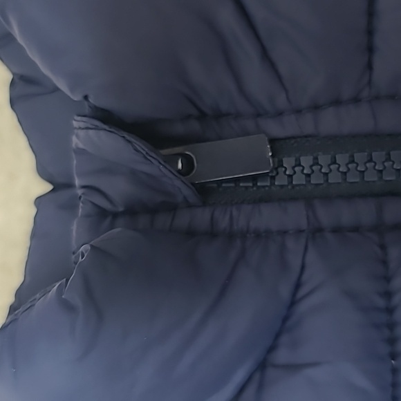 Old Navy Kids Full Zip Quilted Puffer Vest Jacket in Blue/Gray - Picture 6 of 17